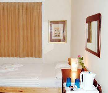 לונדון Fitzroy/Cosmo Hotel מראה חיצוני תמונה