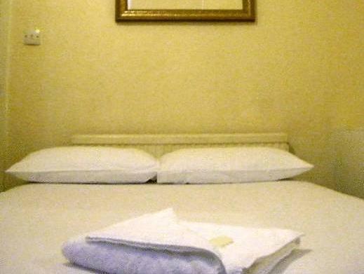 לונדון Fitzroy/Cosmo Hotel מראה חיצוני תמונה